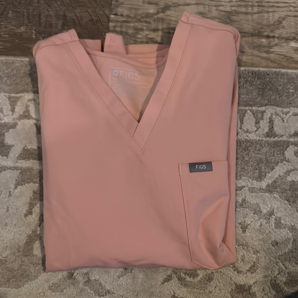 Figs Blush V-Neck Catarina One Pocket Scrub Top